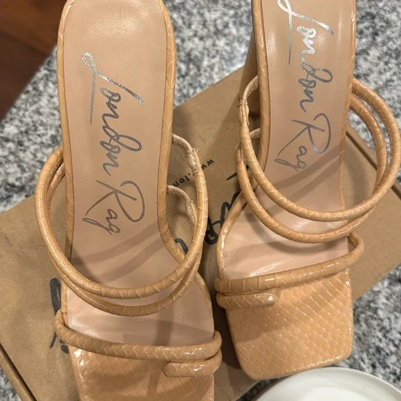 London Rag “Dandelion” in Latte - Picture 5 of 6